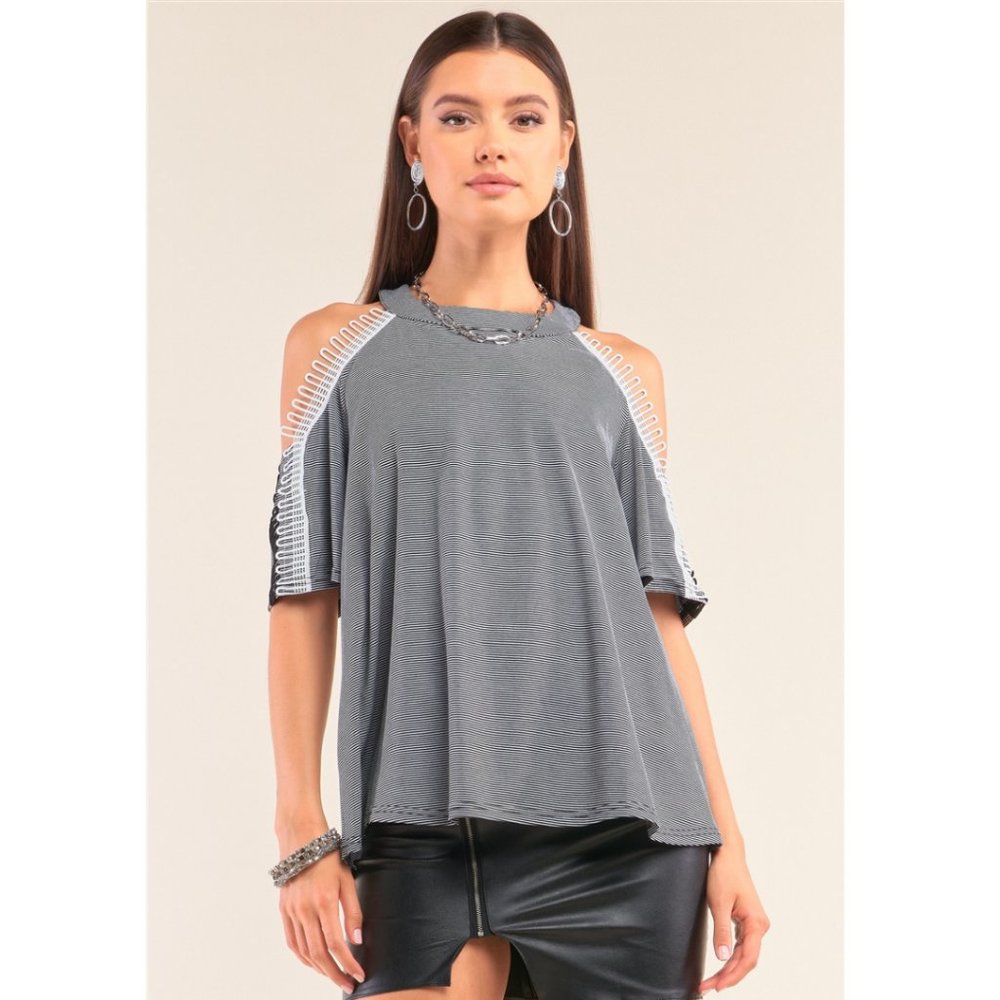 🥳🥳HP🥳🥳NEW Loop Trim Cold Shoulder Top - Picture 4 of 4